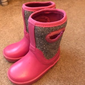 Ugg rubber boots